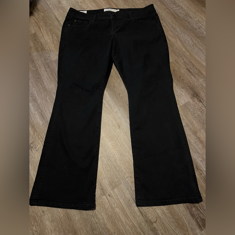 Women’s size 16 short Torrid Slim boot black jeans